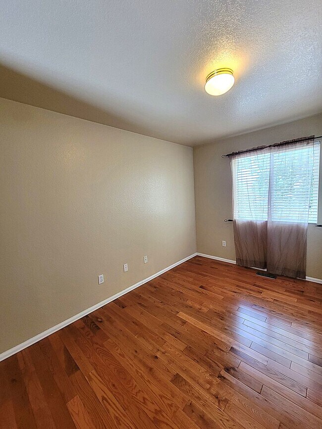 Building Photo - 1229 Silverqueen Rd