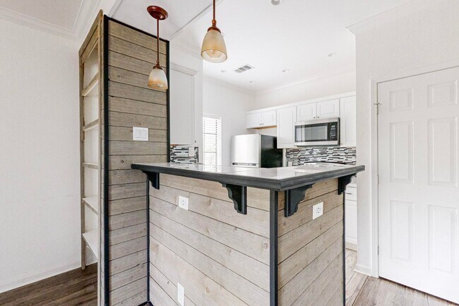 Building Photo - Corner of Comfort: Elevate Your Lifestyle ...