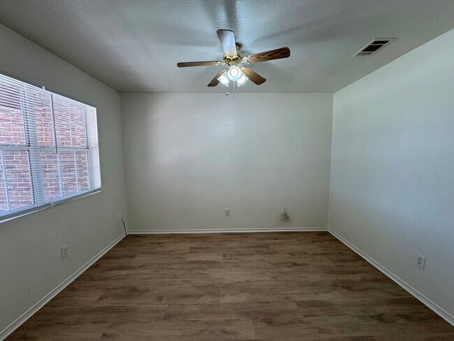 Building Photo - 4-Bedroom House for Rent in Killeen