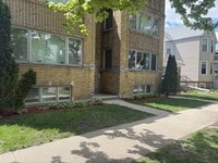 Building Photo - 2419 W Hutchinson St