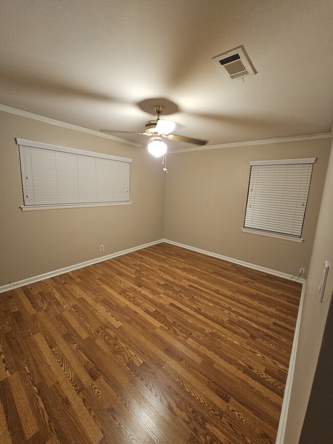 Building Photo - 526 Heidrich St