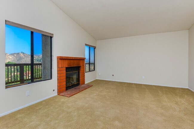 Building Photo - Remodeled Home in Cimarron with Amazing Vi...