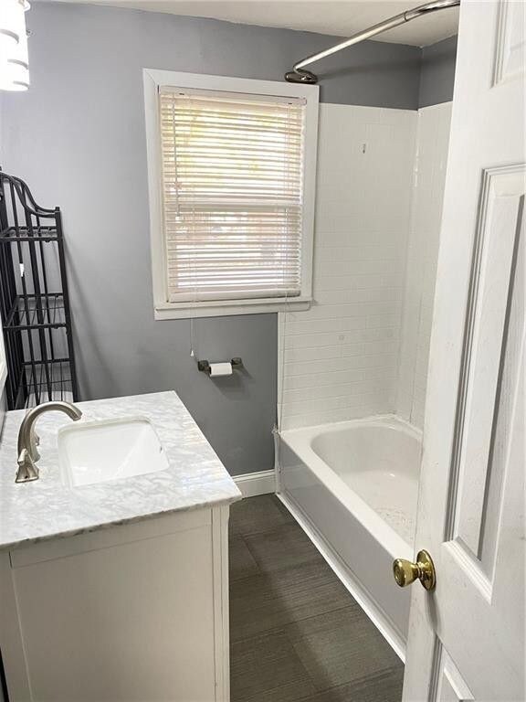 Building Photo - 2617 E 6th St