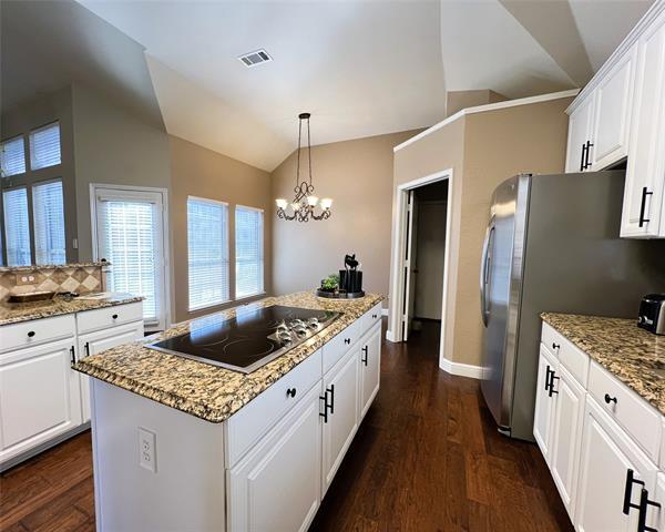 Building Photo - 10401 Forrest Dr