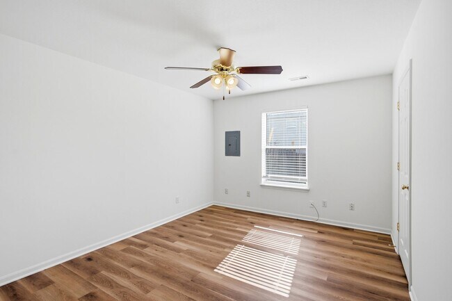 Building Photo - 3518-3520 Prescott Dr.