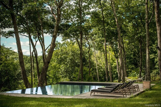 Building Photo - 55 Nordic Dr