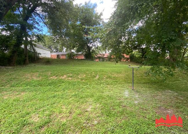 Building Photo - 2370 Hillside Ave