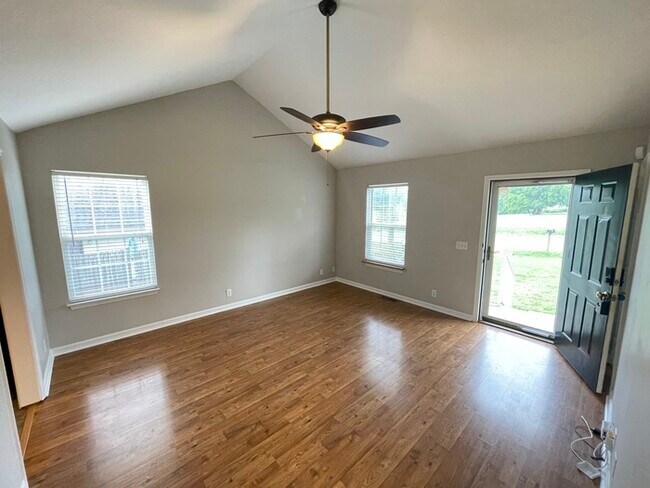 Building Photo - West Nashville home, close to Briley Pkwy ...