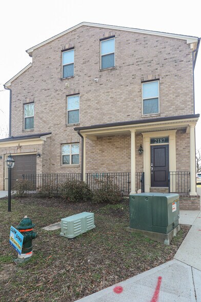 Building Photo - 2187 Half Moon Pl NE