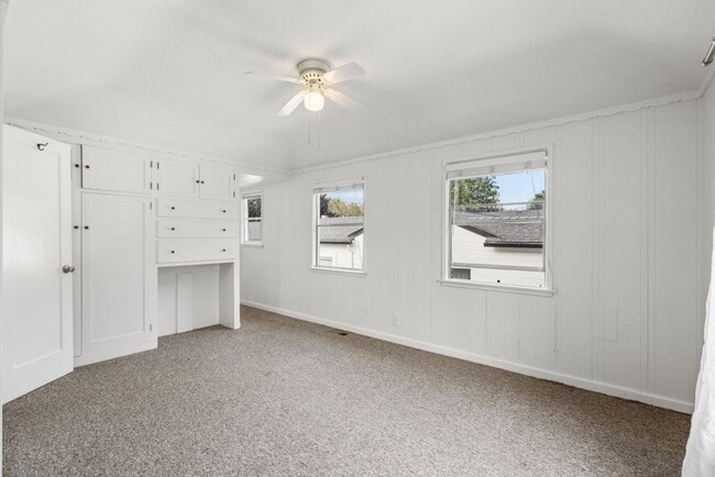 Building Photo - 301 22nd Ave