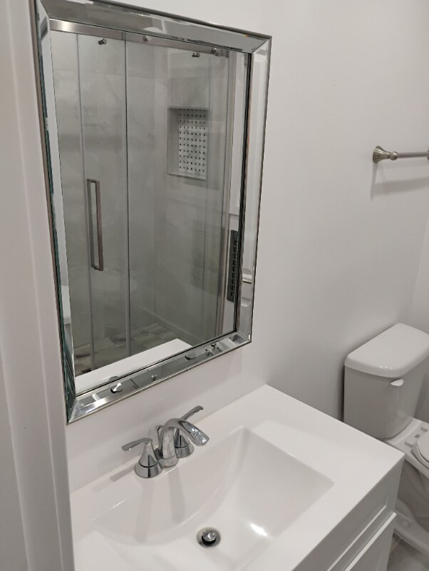 Building Photo - 924 N Curson Ave