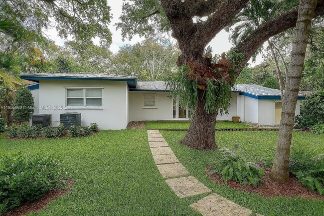 Building Photo - 3850 Crawford Ave