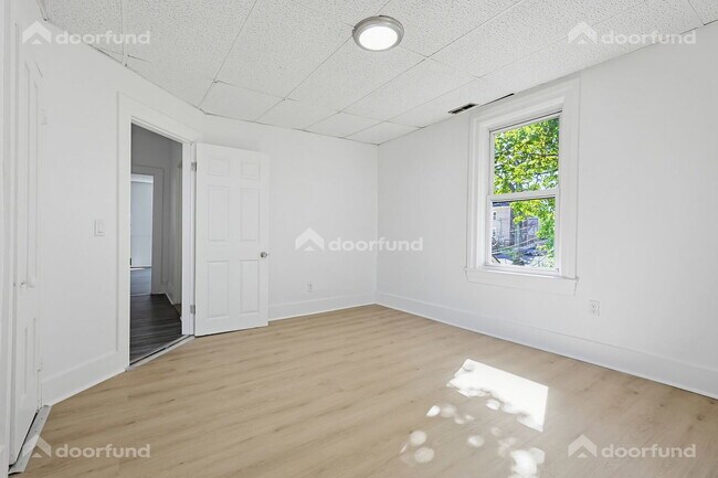 Building Photo - 17 Wachusett St