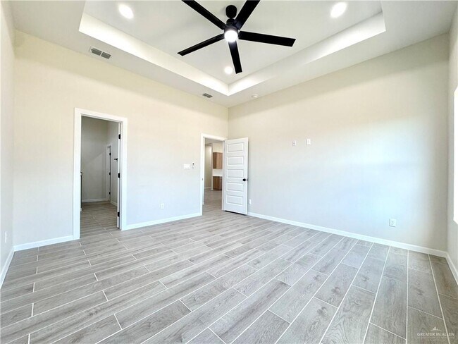 Building Photo - 32 Durango Dr