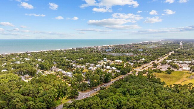 Building Photo - Gorgeous Custom Home Available for Snowbir...