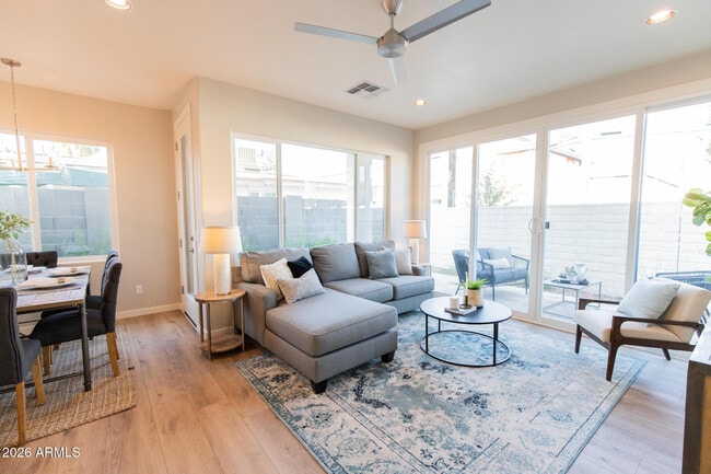 Building Photo - 3726 E Flower St