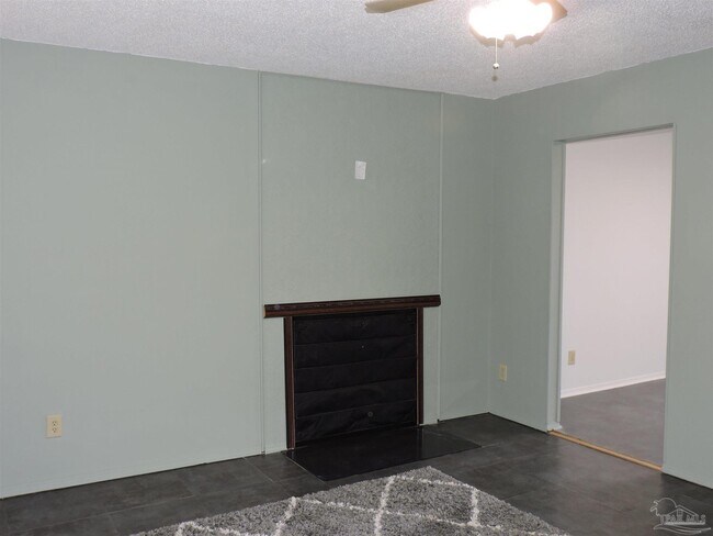 Building Photo - 2811 Langley Ave