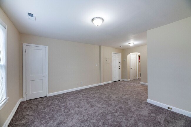 Building Photo - 351 Parkland Pl SE