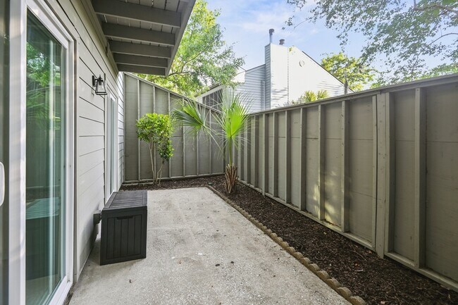 Building Photo - 1174 Village Creek Ln