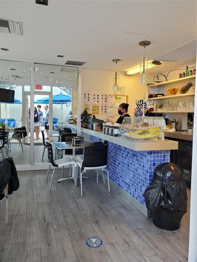 Building Photo - 19333 Collins Ave