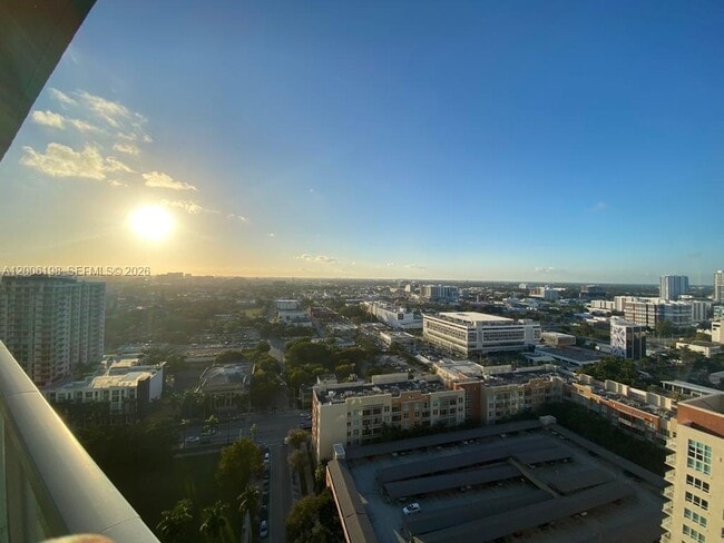 Building Photo - 1900 N Bayshore Dr