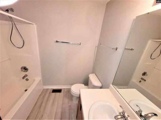 Building Photo - 252 Cherry Grove Dr