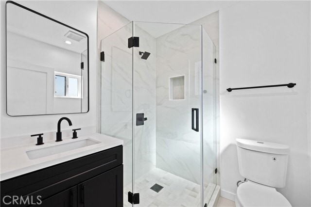 Building Photo - 1340 N Kingsley Dr