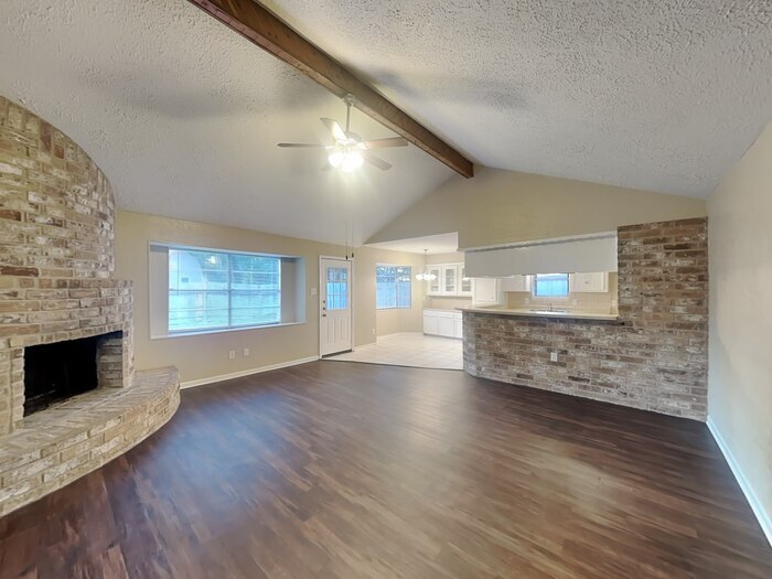 Building Photo - 17435 Bonnie Sean Dr