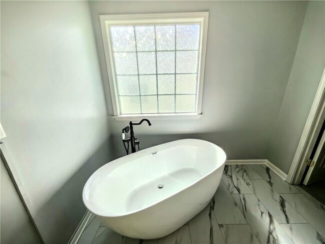 Building Photo - 2815 Priestcliff Dr SE