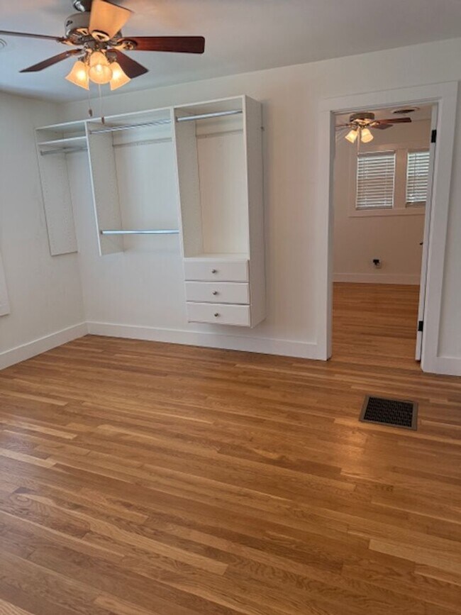 Building Photo - Beautiful remodeled home