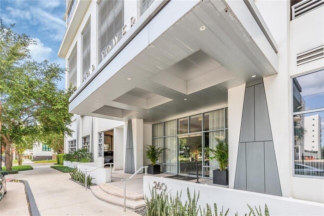 Building Photo - 260 S Osceola Ave