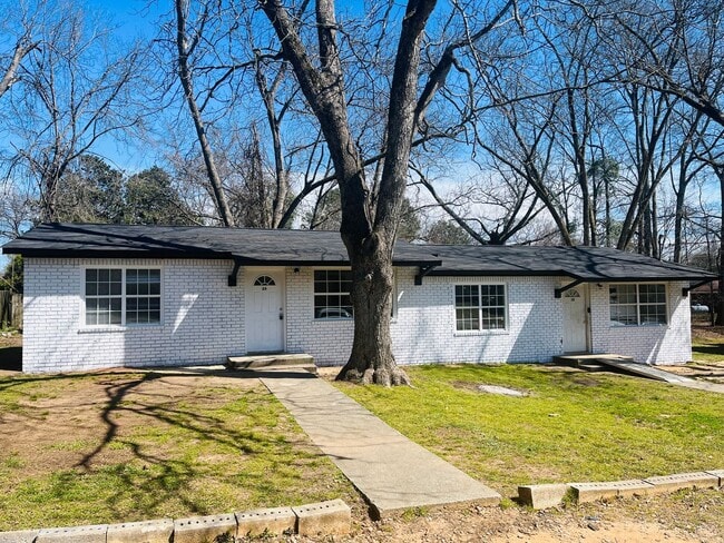 Primary Photo - 129 Church Ave