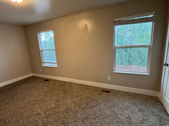 Building Photo - 363 Royal Troon Dr