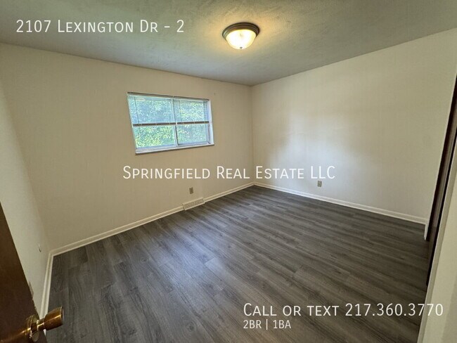 Building Photo - 2107 Lexington Dr