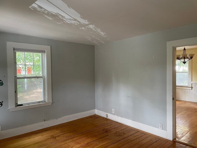 Building Photo - 40 Butts St