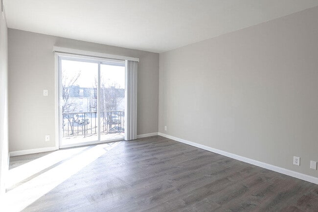 Building Photo - 3408 Balboa Ln