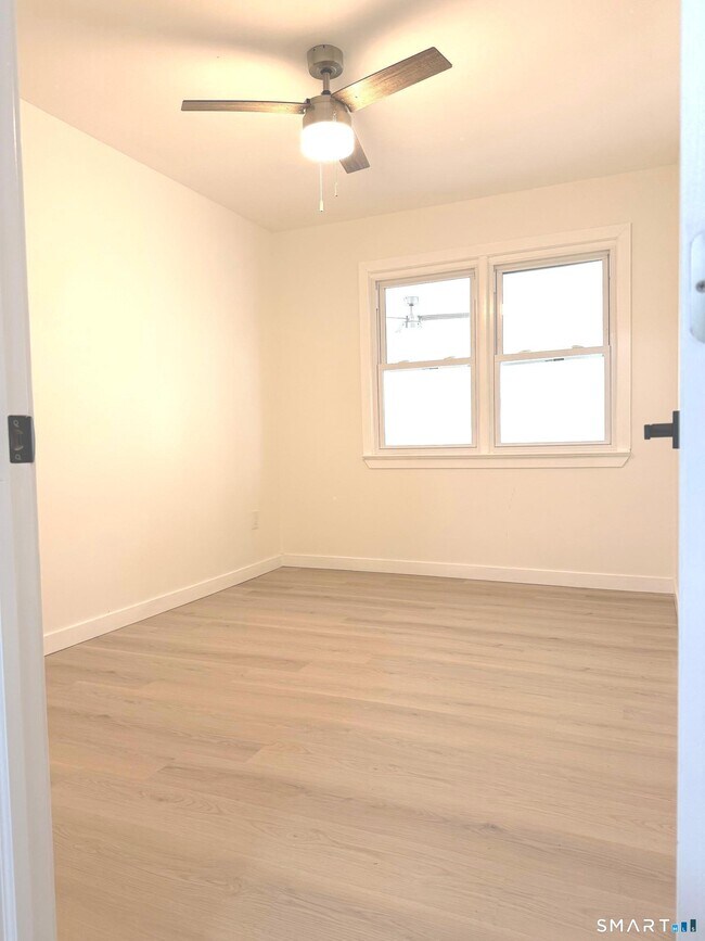 Building Photo - 275 Dayton Rd