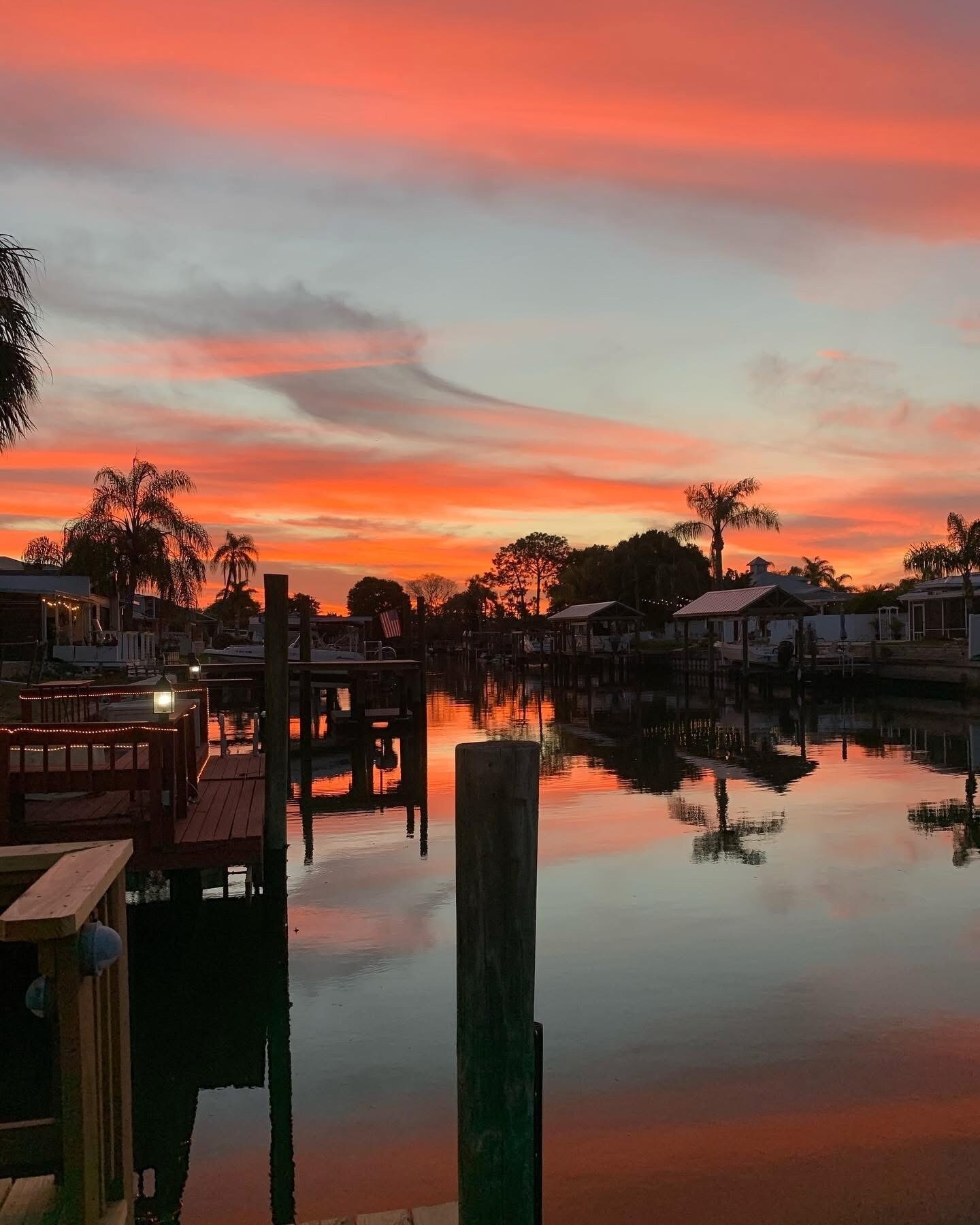 Building Photo - 8733 Bay Pointe Dr