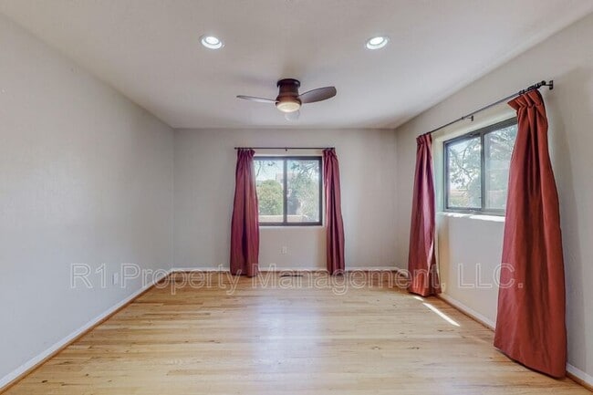 Building Photo - 1321 Lobo Pl NE