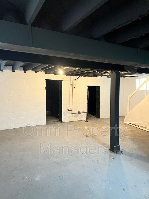 Building Photo - 19241 Moenart St