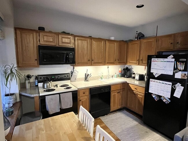 Building Photo - 529 Columbus Ave