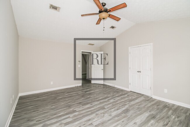 Building Photo - 10858 Morning Dove Dr