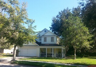 Building Photo - Spacious 3 Bedroom/ 2.5 Bathroom Home In Alafaya Woods