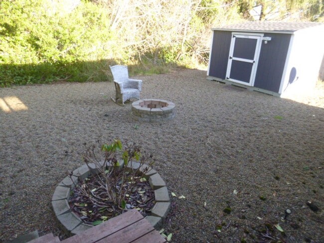 Building Photo - 2 bedroom close to the beach