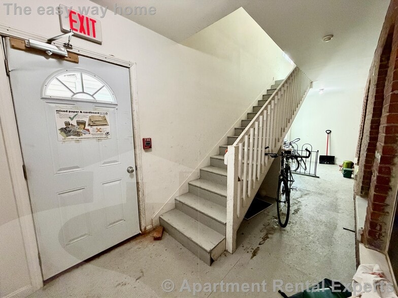 Building Photo - 122 Berkshire St