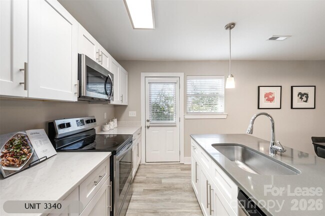 Building Photo - 3340 Washburn Ave