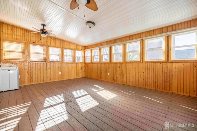 Building Photo - 301 Central Ave