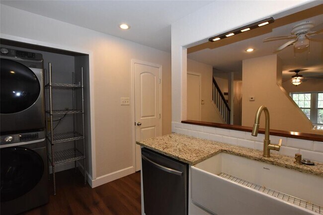 Building Photo - 11404 Walnut Ridge Dr
