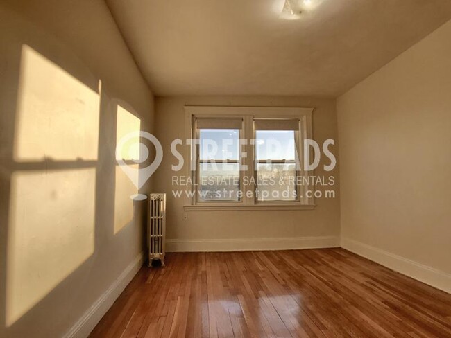 Primary Photo - bedroom in Boston MA 02135