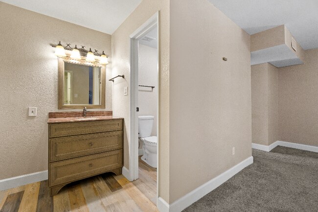 Building Photo - 4950 N Miller Rd